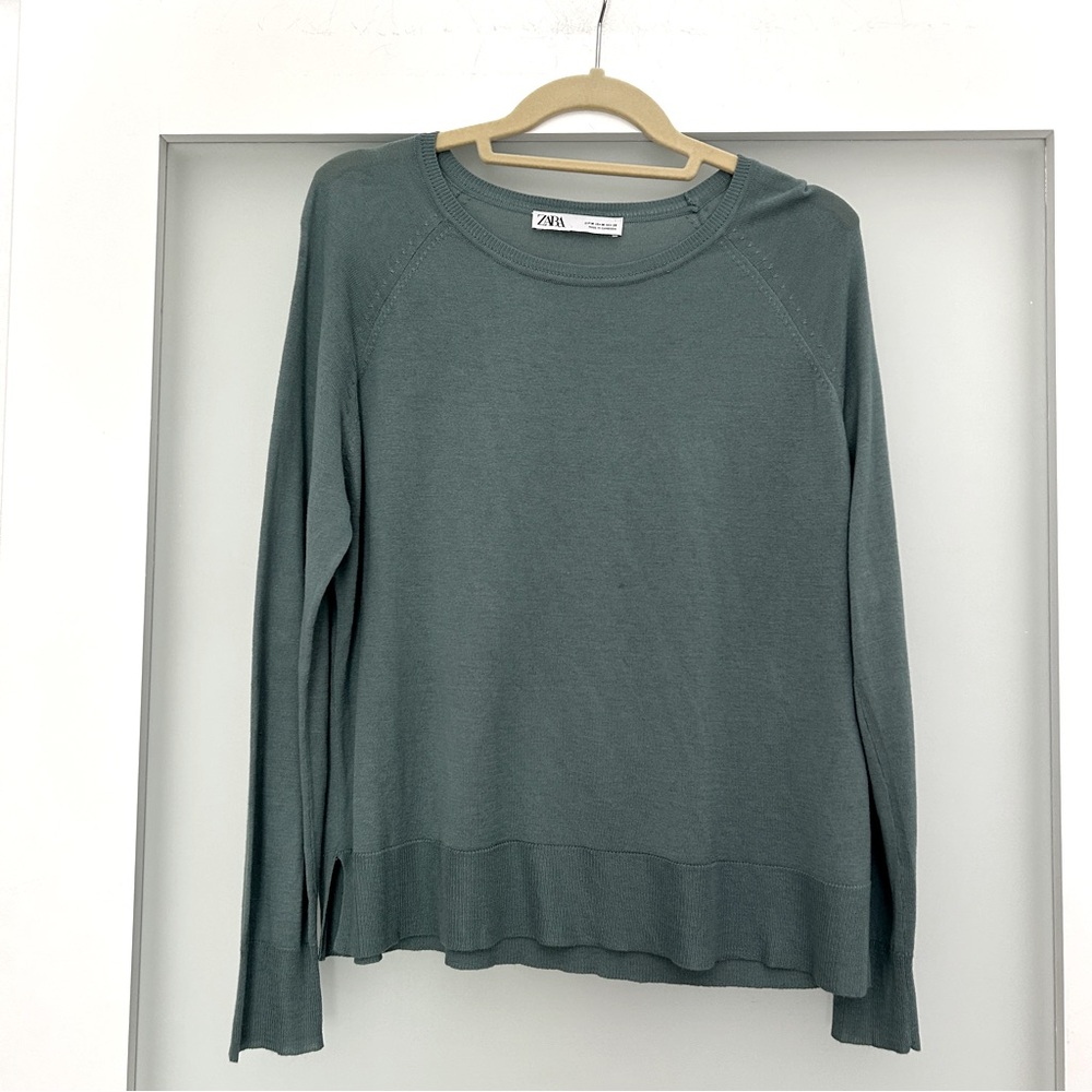 Zara green long sleeve lightweight knit top M